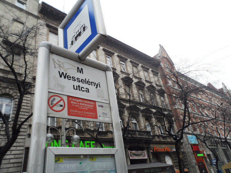 Step 1:
4번 6번 트램 하차